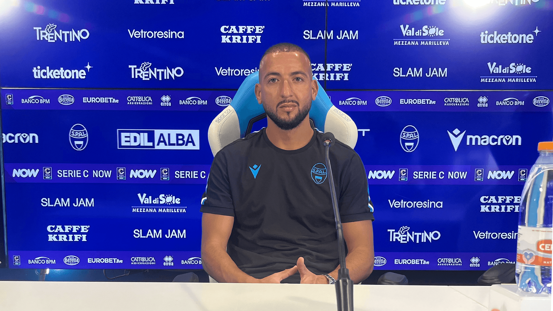 Omar El Kaddouri si presenta