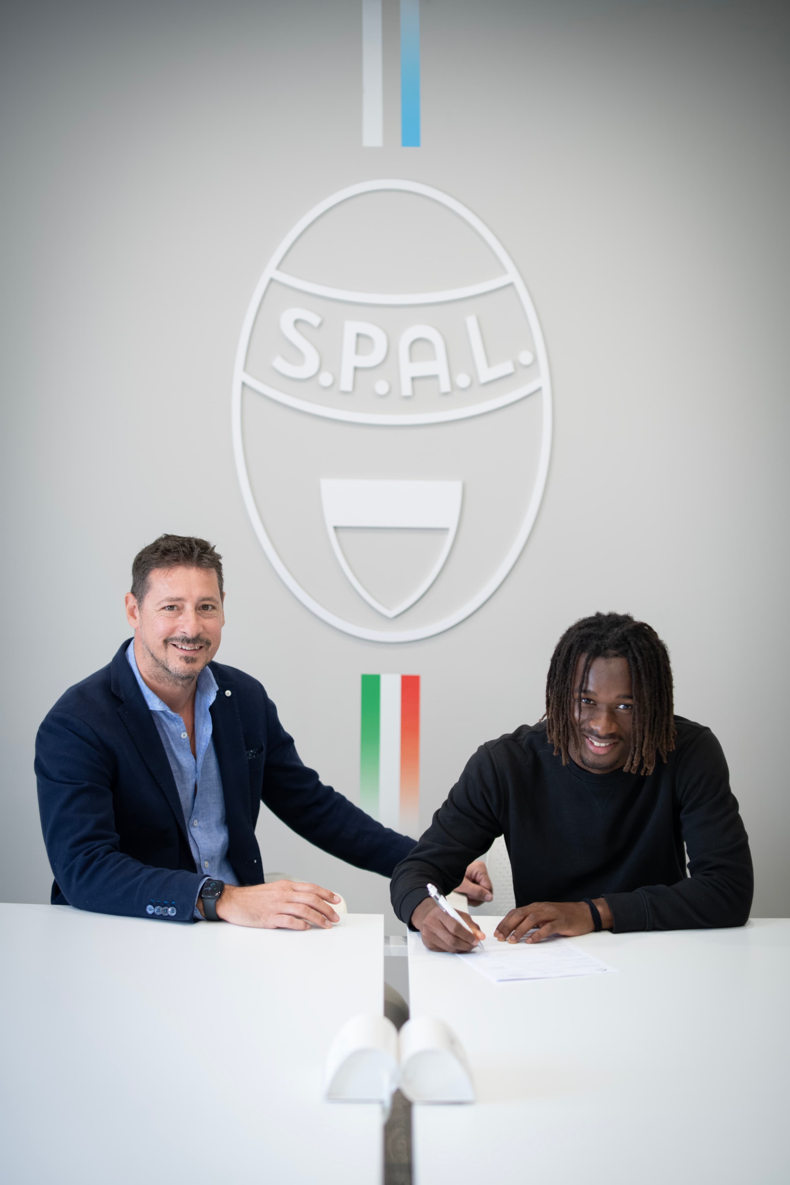 Kane Ladji Mory signs his first professional contract