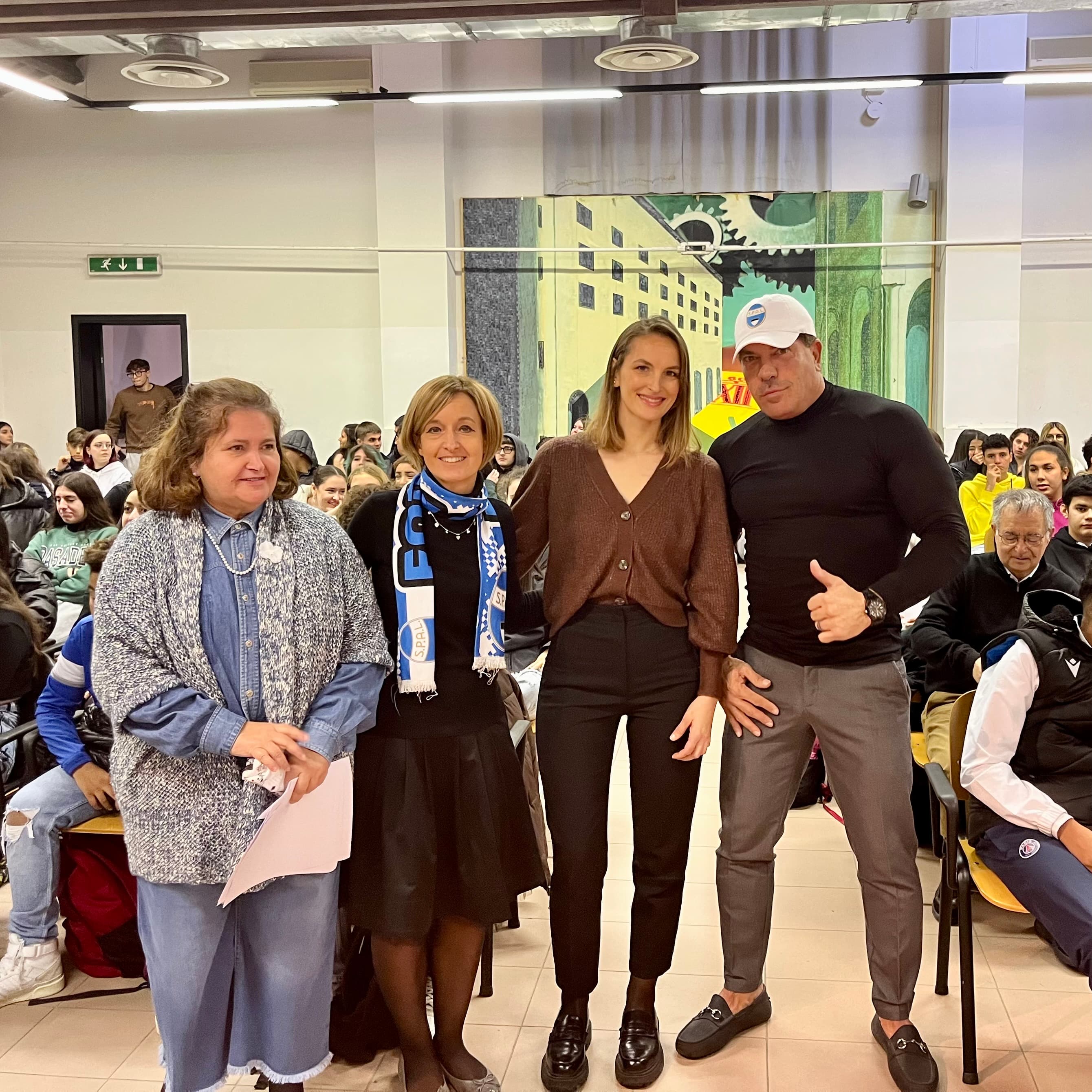 Scuola Biancazzurra - Il Presidente Tacopina in visita all'Istituto Einaudi