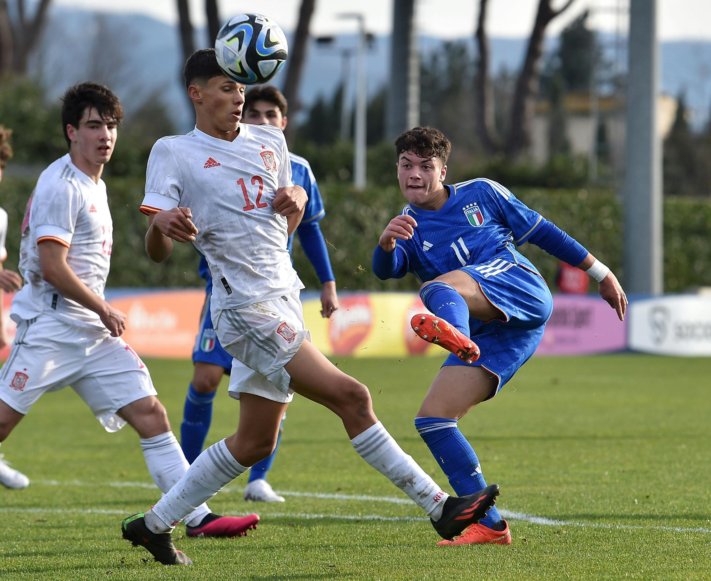 Emanuele Rao in goal with Italy Under-17 team