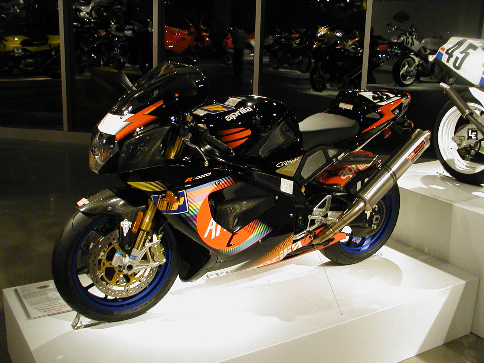 Moto da competizione in pista
