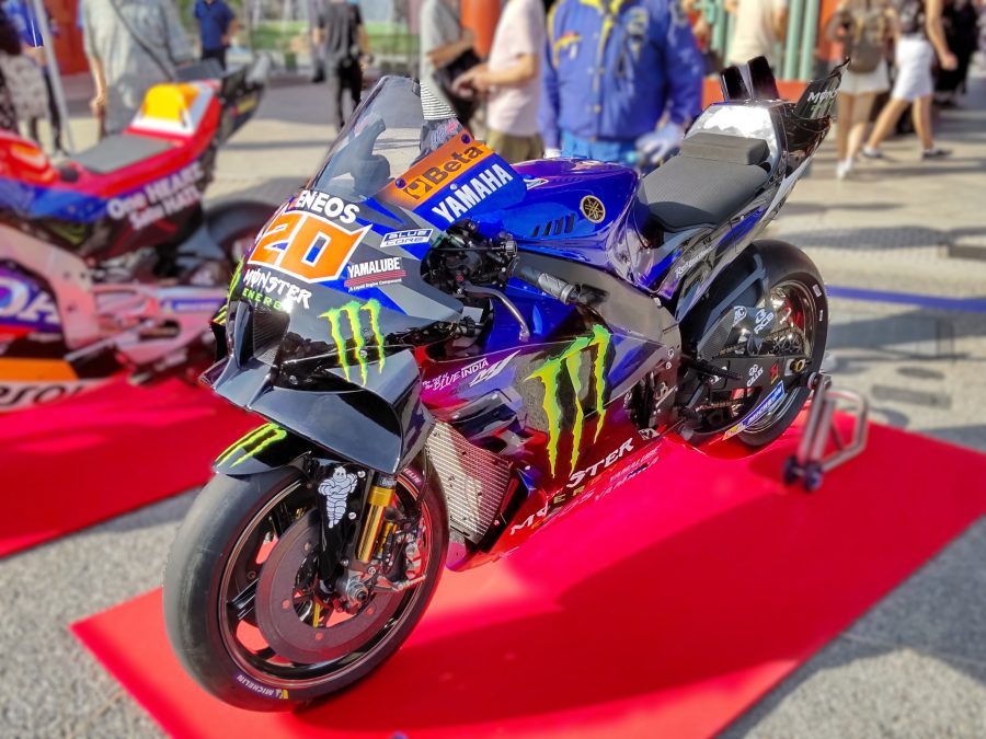 Yamaha YZR-M1 di Fabio Quartararo esposta a Tokyo nel 2024