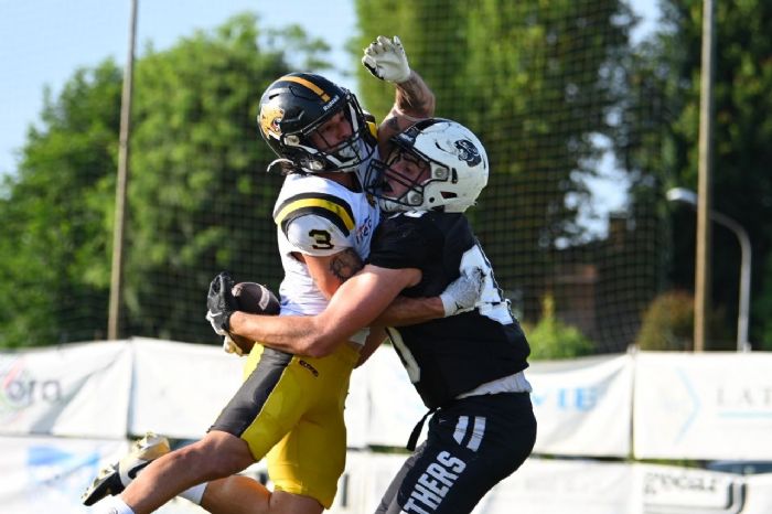 Azione dei Panthers Parma nella stagione 2026 di football americano italiano