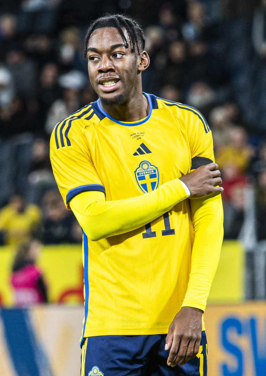 Anthony Elanga con la maglia della Svezia