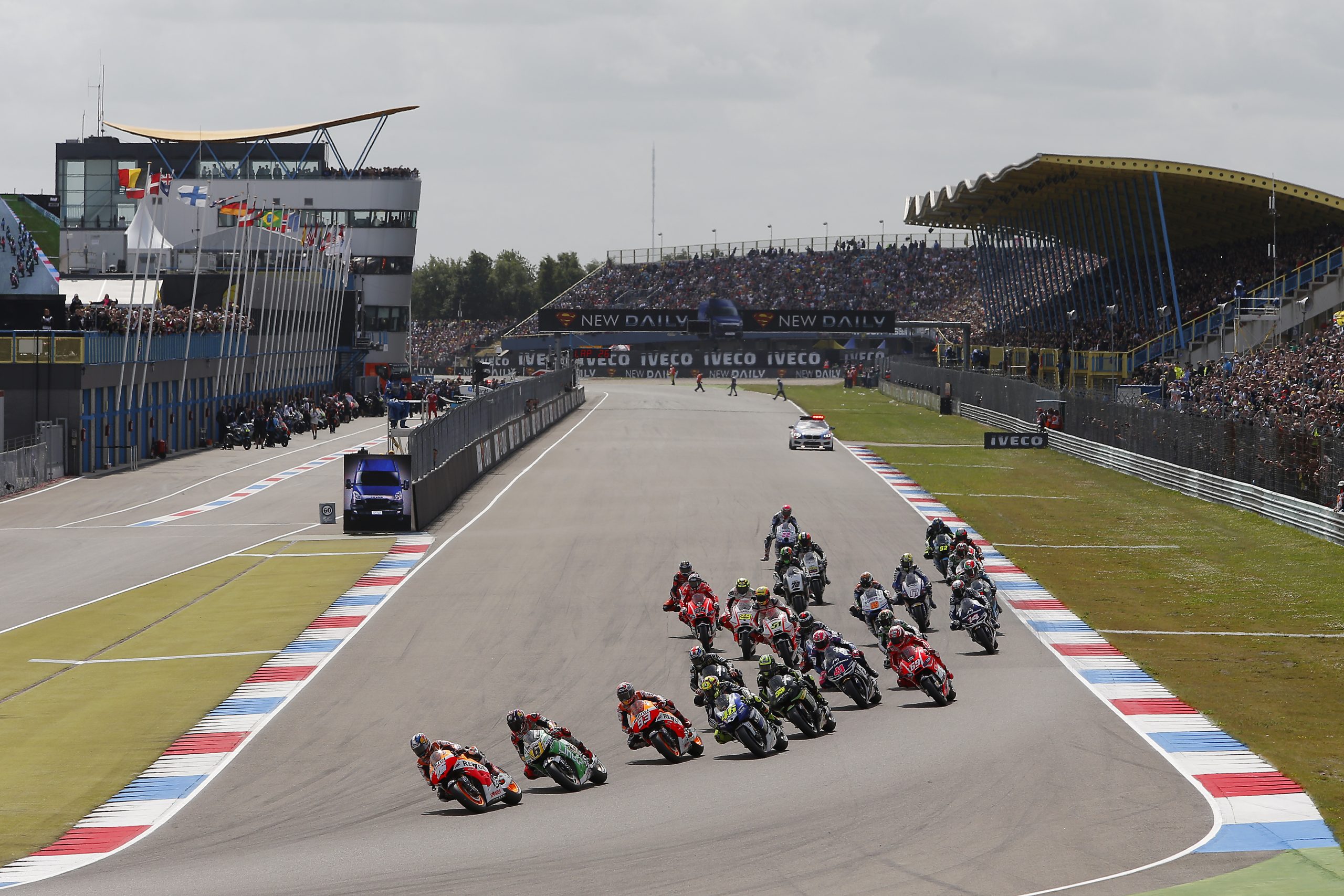 Il gruppo MotoGP impegnato al TT Circuit Assen