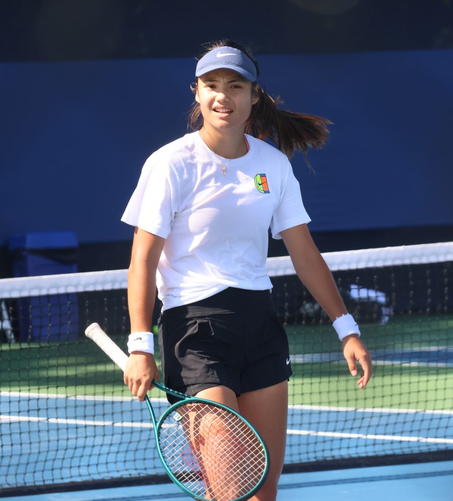 Emma Raducanu durante un allenamento al DC Open