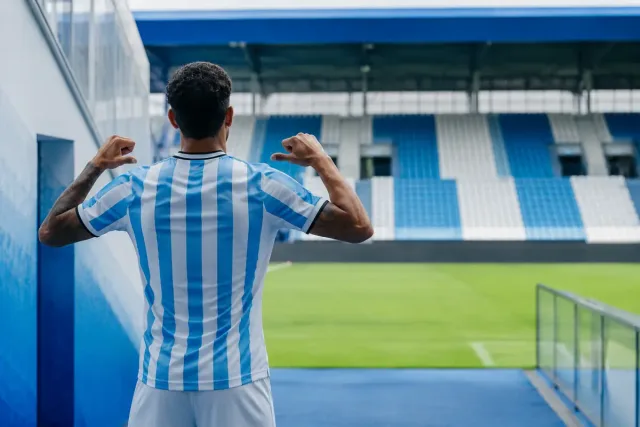 Giocatore in tunnel prima della partita