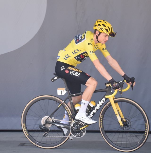 Jonas Vingegaard in maglia gialla al Tour de France 2023