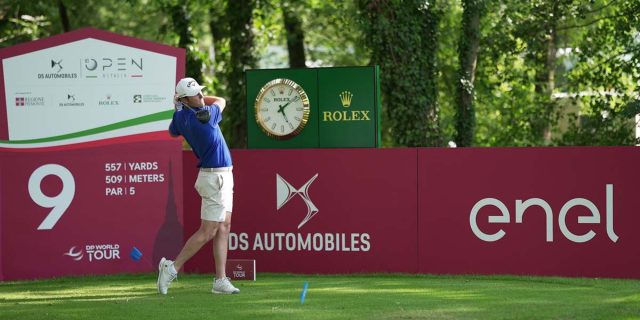 Renato Paratore in campo verso il DS Automobiles 83 Open d'Italia