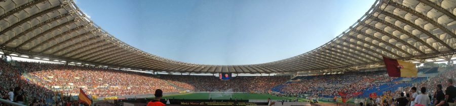 Panoramica dello Stadio Olimpico di Roma durante una giornata di calcio
