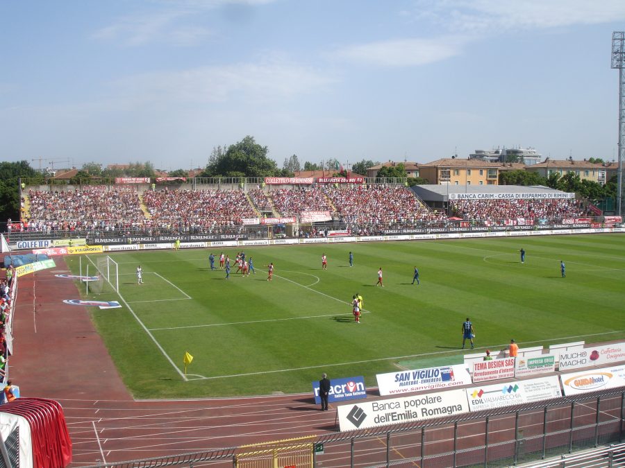 Veduta dello stadio Romeo Neri di Rimini durante una partita