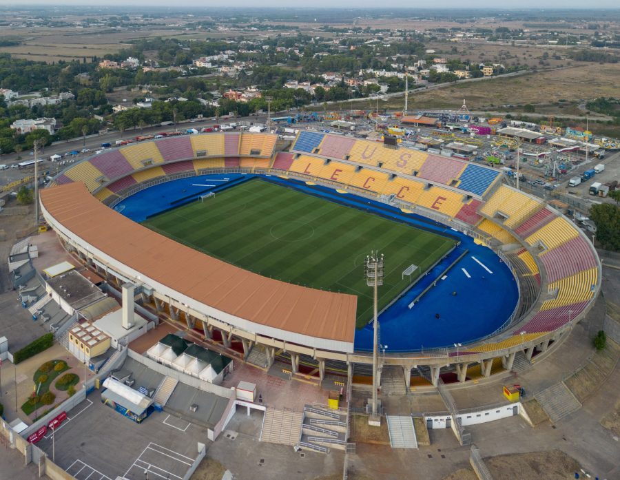 Lo stadio Via del Mare di Lecce visto dagli spalti