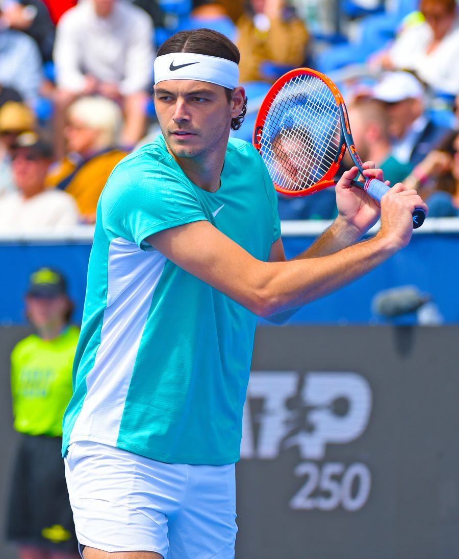 Taylor Fritz in campo durante un torneo ATP