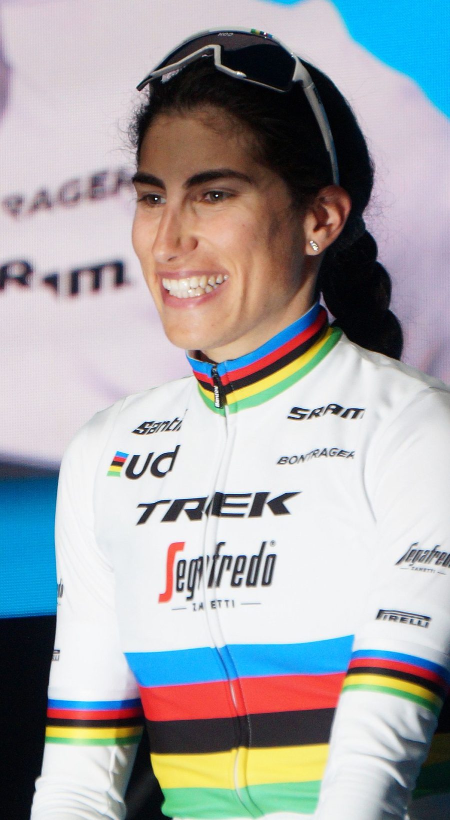 Elisa Balsamo durante una presentazione squadre nel 2022