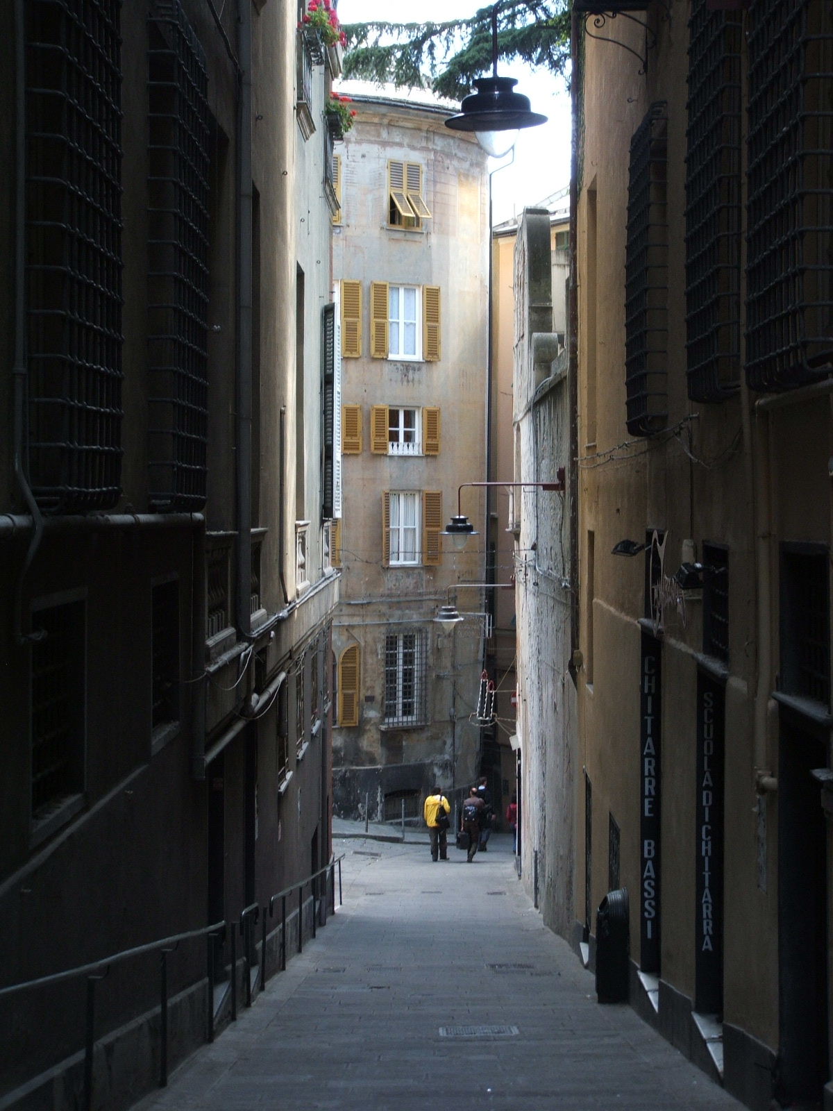 Caruggio del centro storico di Genova vicino a via Garibaldi
