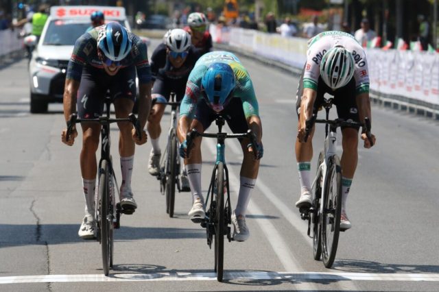 La volata del Campionato Italiano Under 23 vinta da Mattia Negrente a Lucca