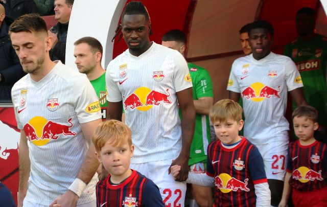 Oumar Solet in azione con il Salisburgo nel 2024