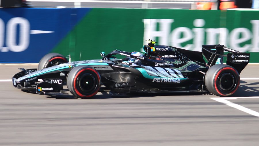 Kimi Antonelli con la Mercedes durante il GP di Cina 2026