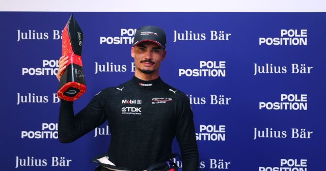 Pascal Wehrlein in azione nelle qualifiche Formula E a Shanghai