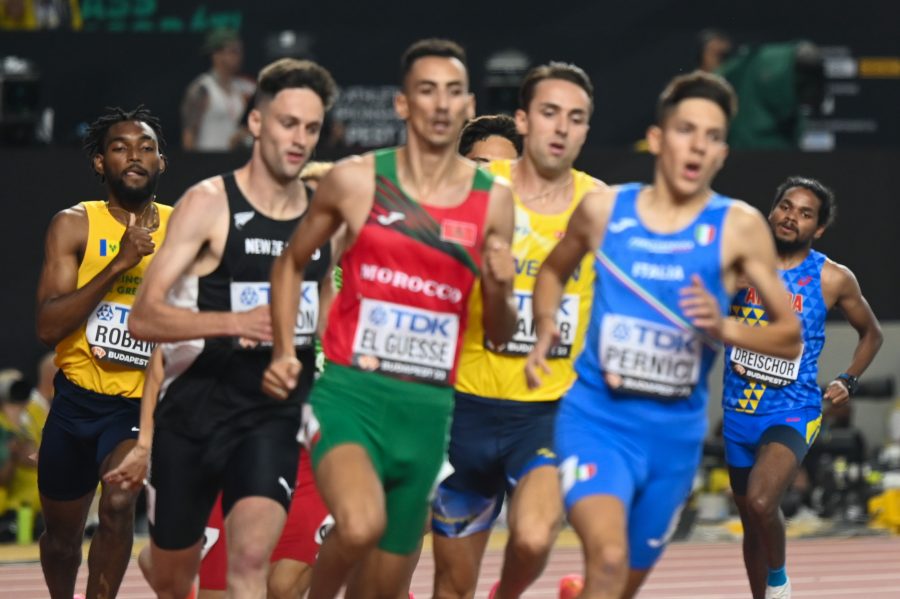 Francesco Pernici in gara negli 800 metri