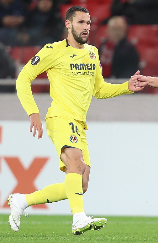 Alfonso Pedraza in azione con la maglia del Villarreal