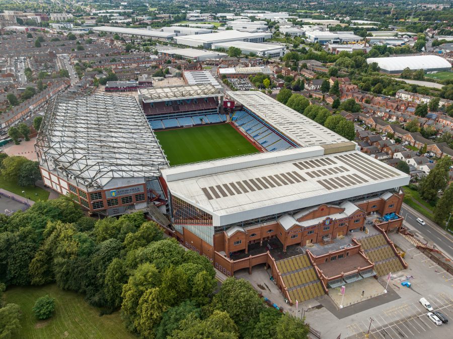 Veduta esterna di Villa Park, stadio dell Aston Villa a Birmingham