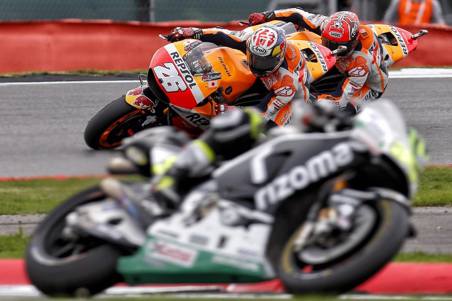 Cal Crutchlow in pista con la LCR Honda durante il Gran Premio di Gran Bretagna 2016