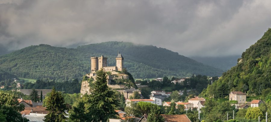 Il castello di Foix, citta di arrivo della quarta tappa del Tour de France 2026