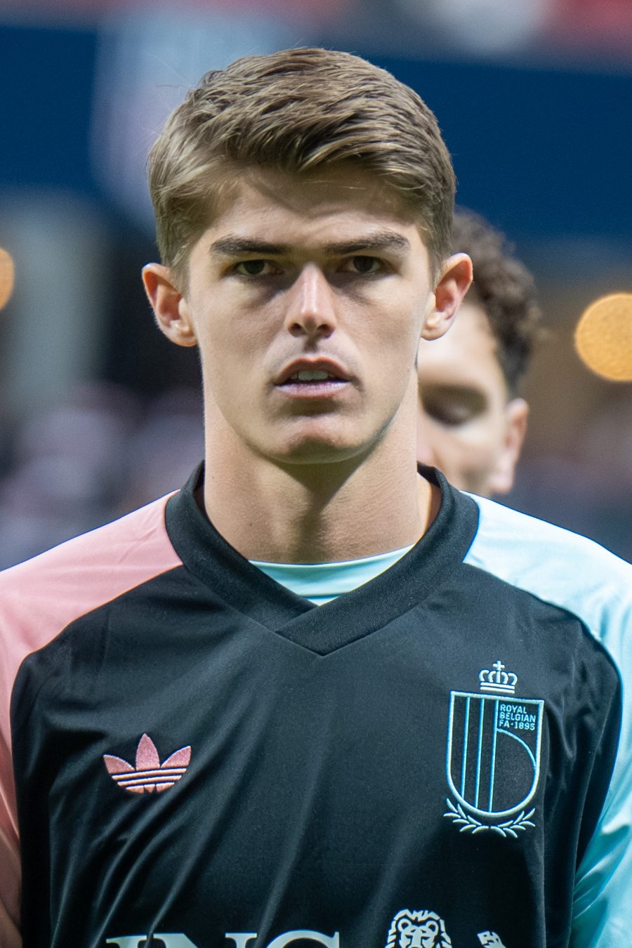 Charles De Ketelaere in maglia Belgio durante una partita contro gli Stati Uniti