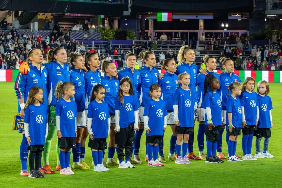 La formazione dell Italia femminile prima di una partita internazionale