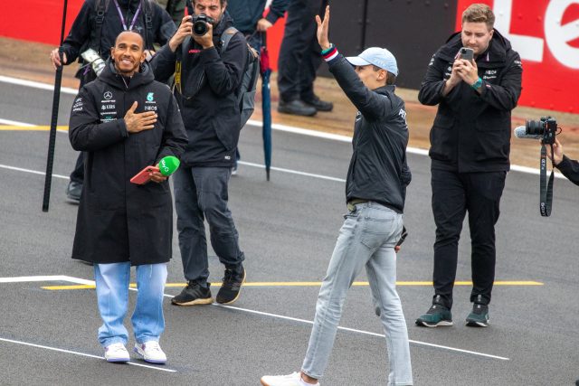 Lewis Hamilton e George Russell al Gran Premio di Gran Bretagna 2022