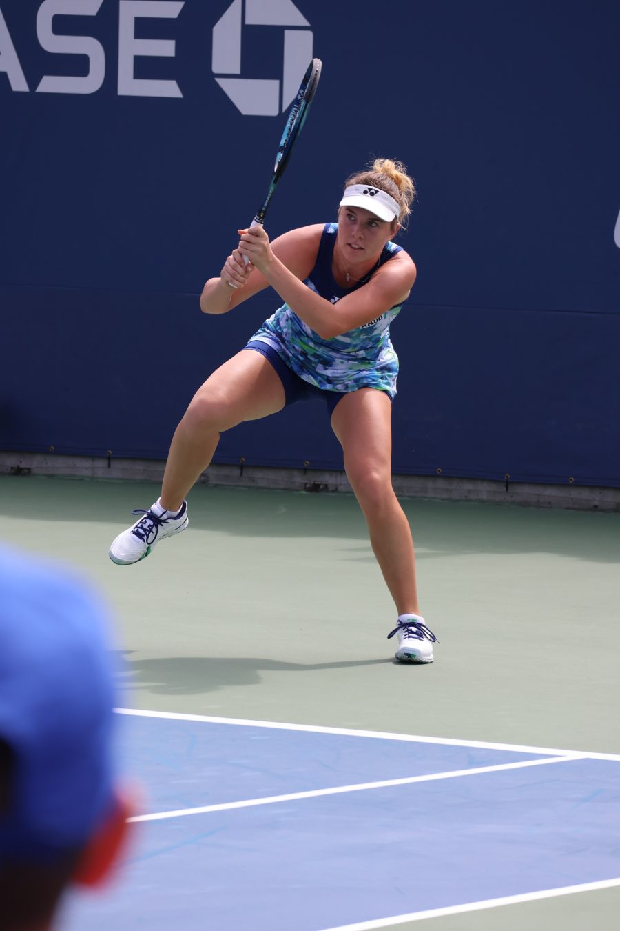 Linda Noskova durante un match di tennis