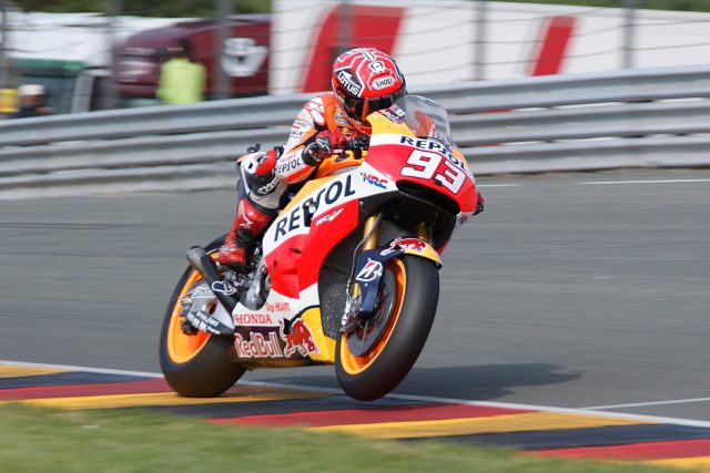 Marc Marquez in pista al Sachsenring durante un weekend MotoGP
