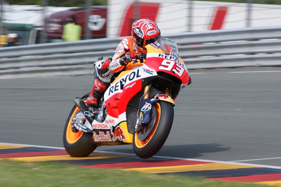 Marc Marquez in pista al Sachsenring durante un weekend MotoGP
