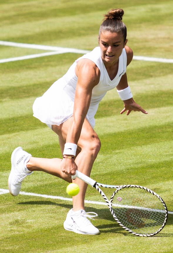 Maria Sakkari in azione durante un torneo di tennis
