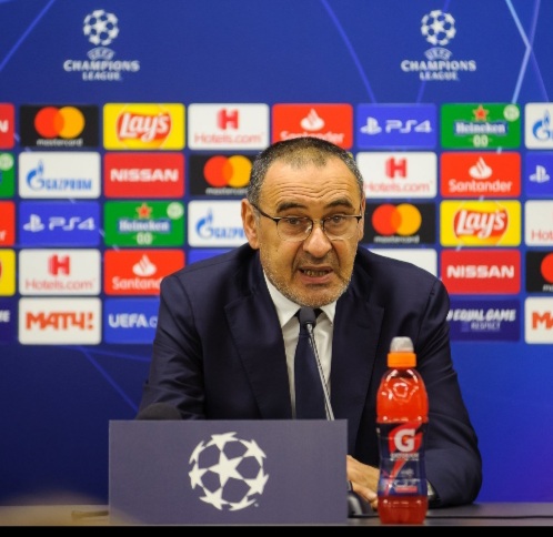 Maurizio Sarri durante una conferenza stampa