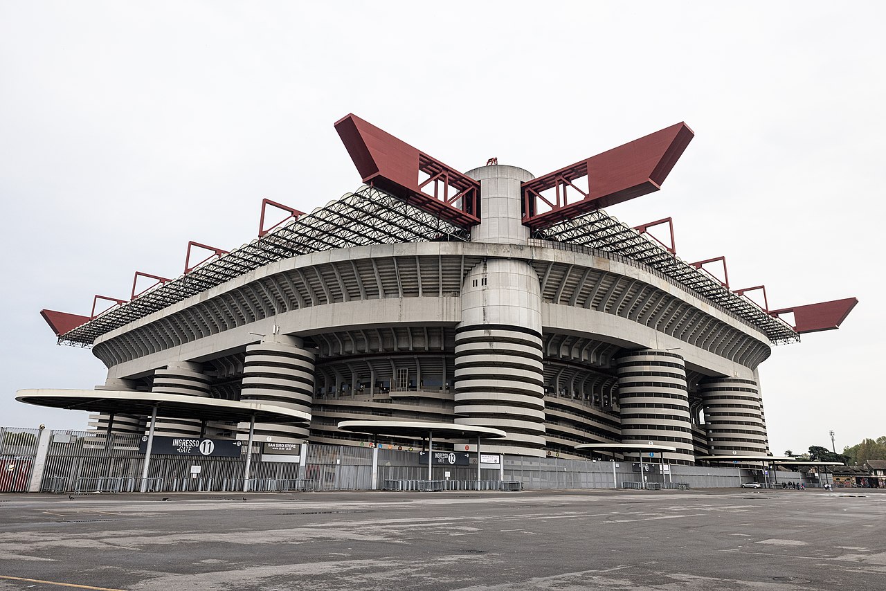 Veduta esterna dello stadio San Siro di Milano