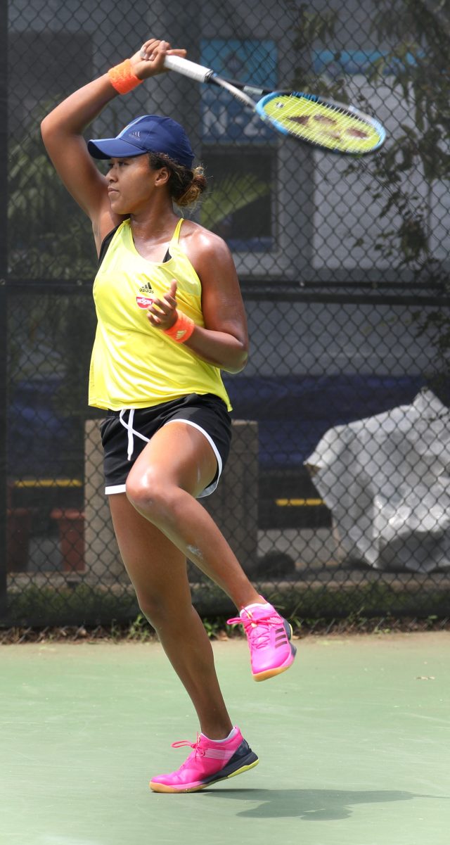 Naomi Osaka durante un match di tennis