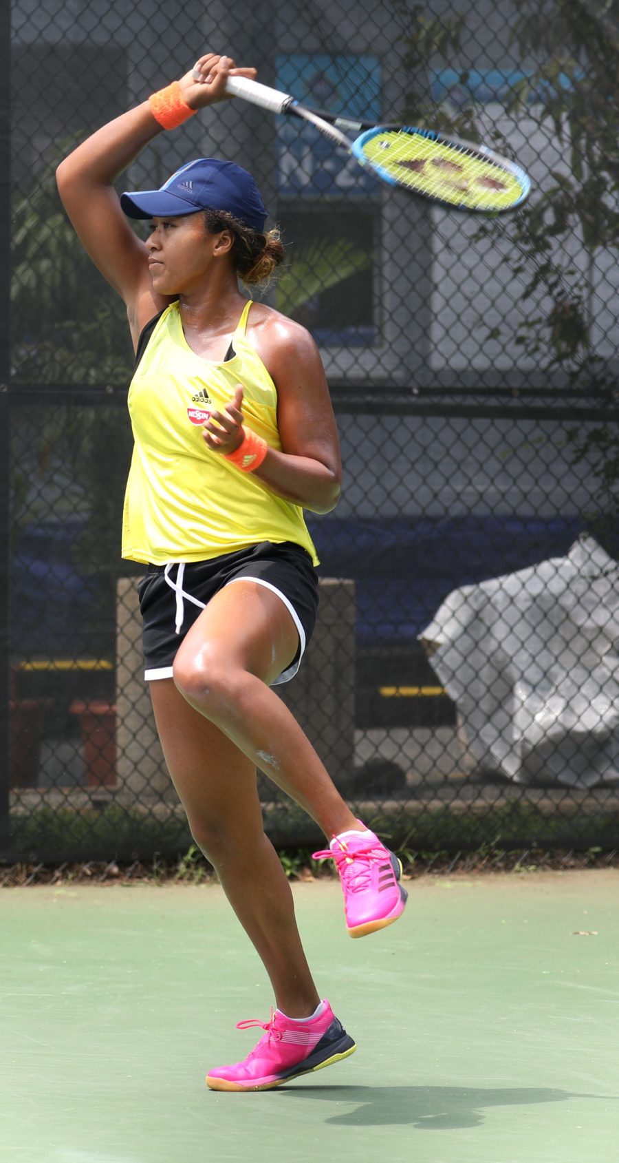 Naomi Osaka durante un match di tennis