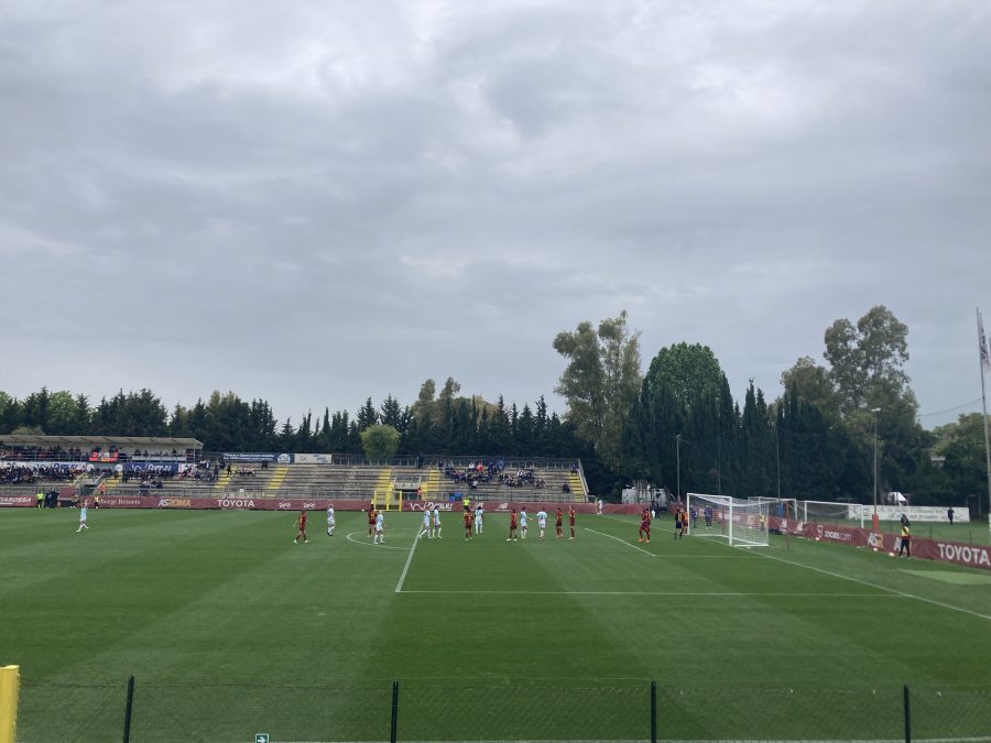 Azione di gioco tra Roma e Inter Women al Tre Fontane