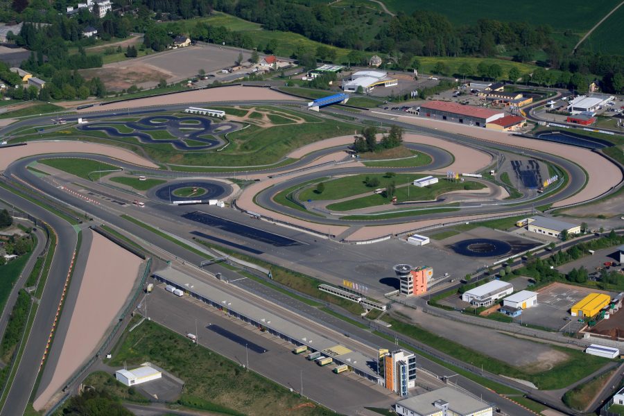 Veduta aerea del circuito del Sachsenring in Germania