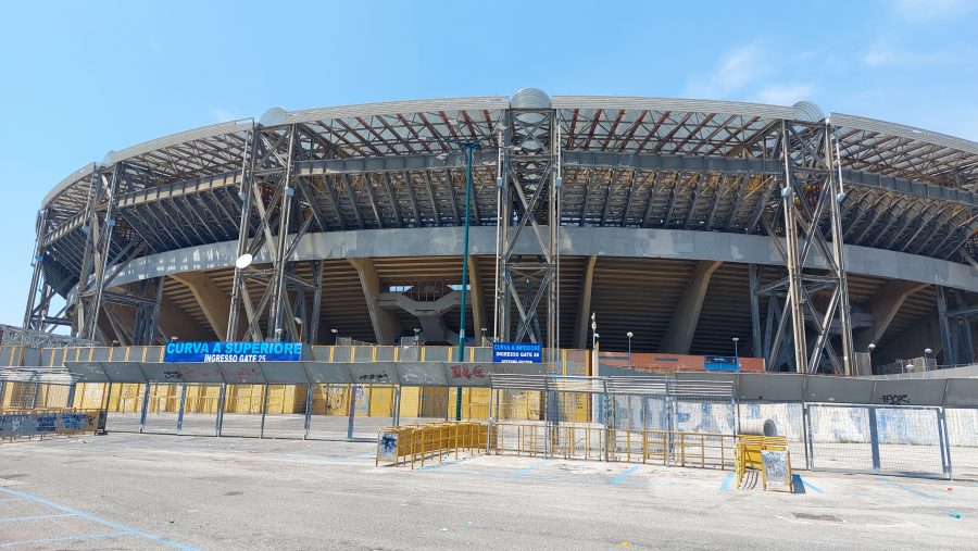 Esterno dello Stadio Diego Armando Maradona di Napoli