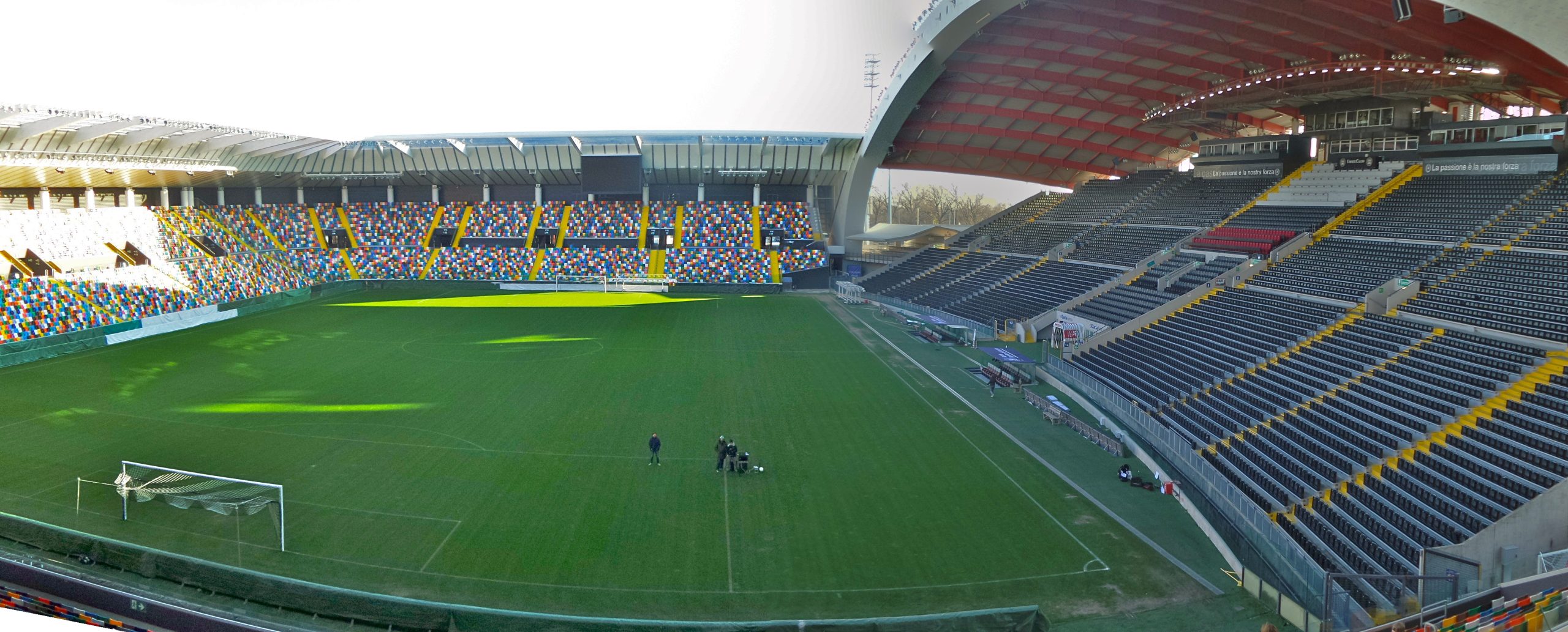 Veduta dello Stadio Friuli dalla Curva Nord