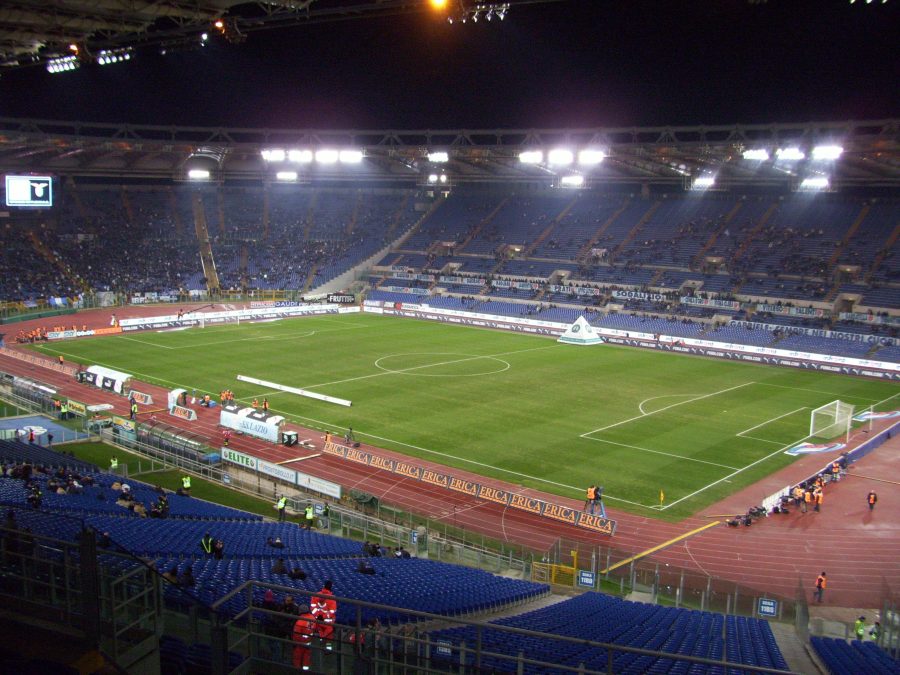 Veduta dello Stadio Olimpico di Roma durante una partita tra Lazio e Milan