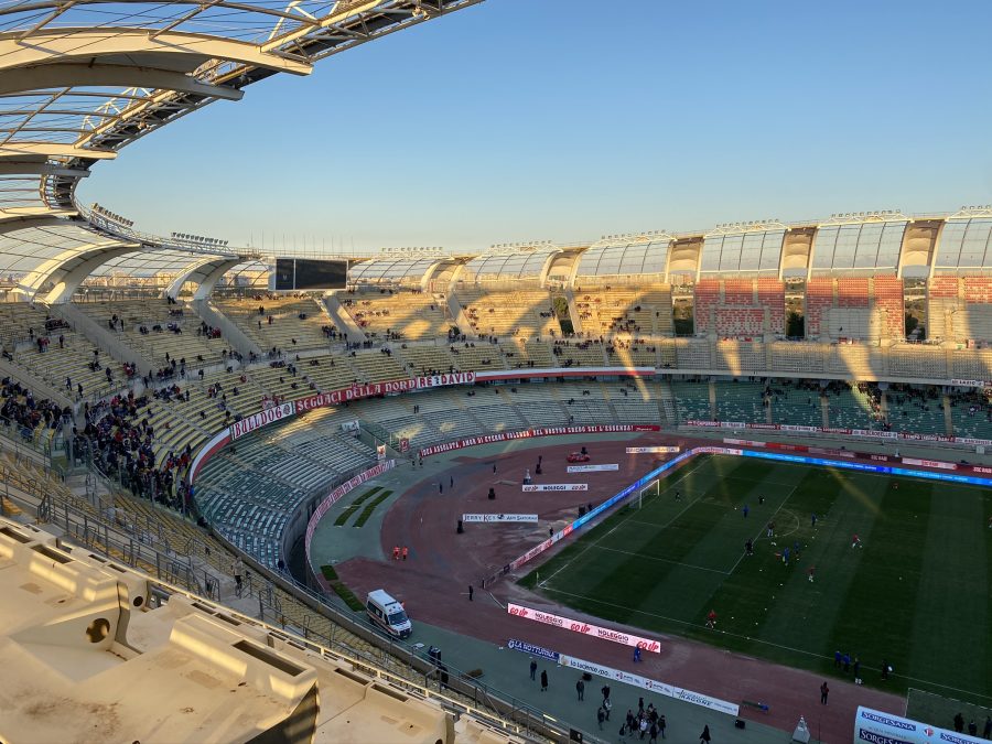Lo stadio San Nicola di Bari prima di una partita del club biancorosso