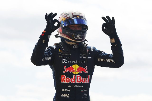 Nikola Tsolov in pista nella Sprint Race di Formula 2 a Silverstone