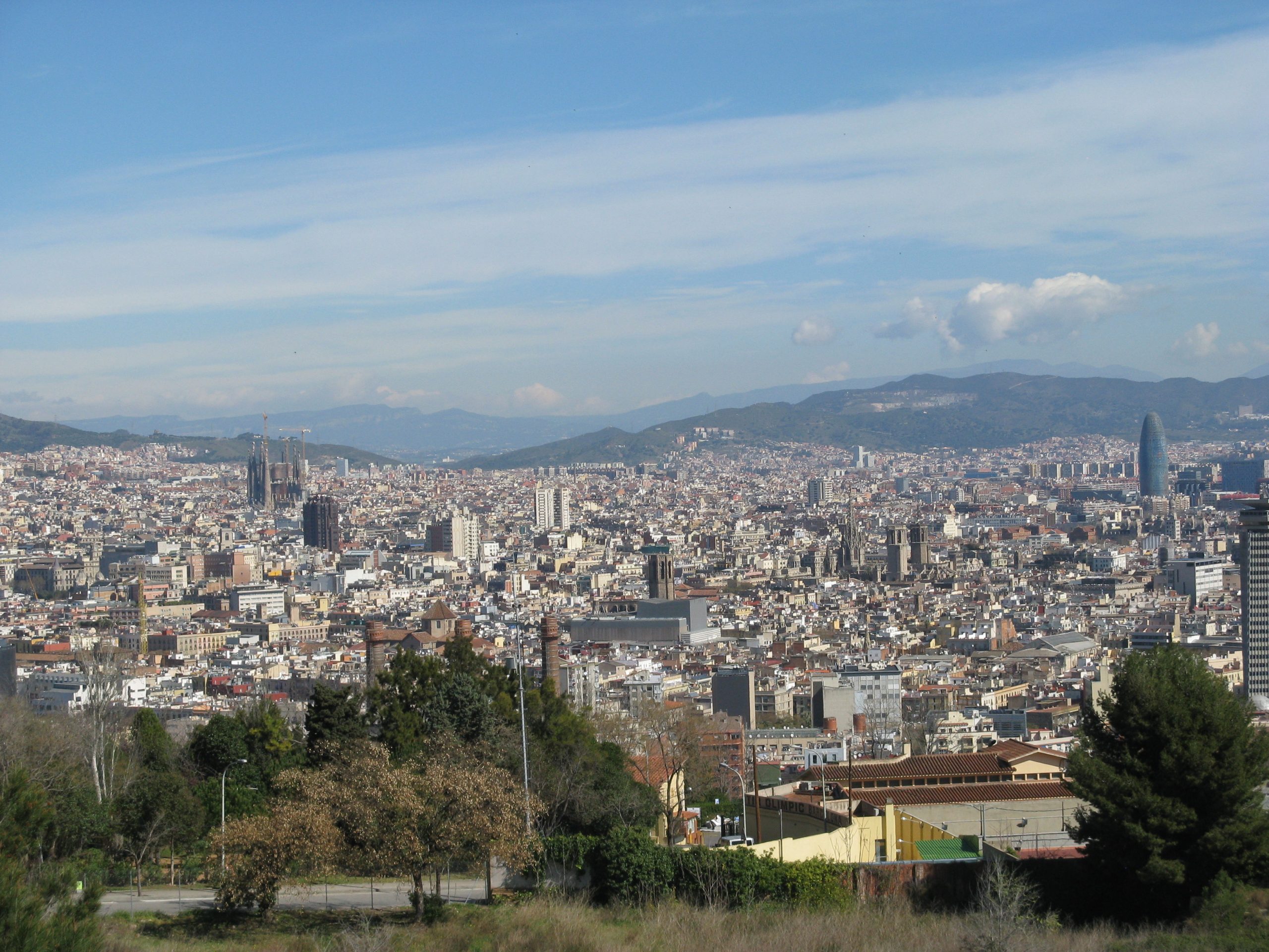 Vista di Barcellona da Montjuic, sede del finale della seconda tappa del Tour