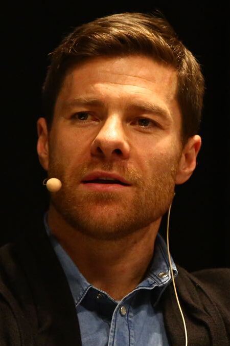 Xabi Alonso durante un evento pubblico nel 2018