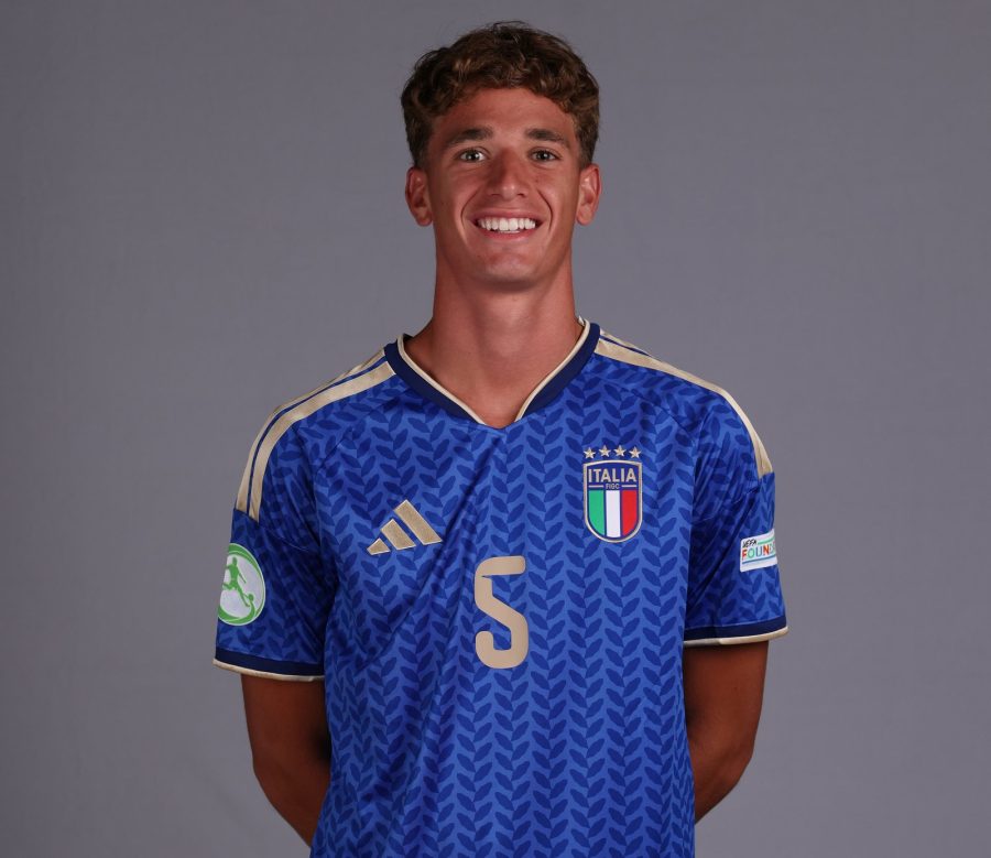 Ritratto ufficiale di Andrea Natali con la maglia dell’Italia Under 19