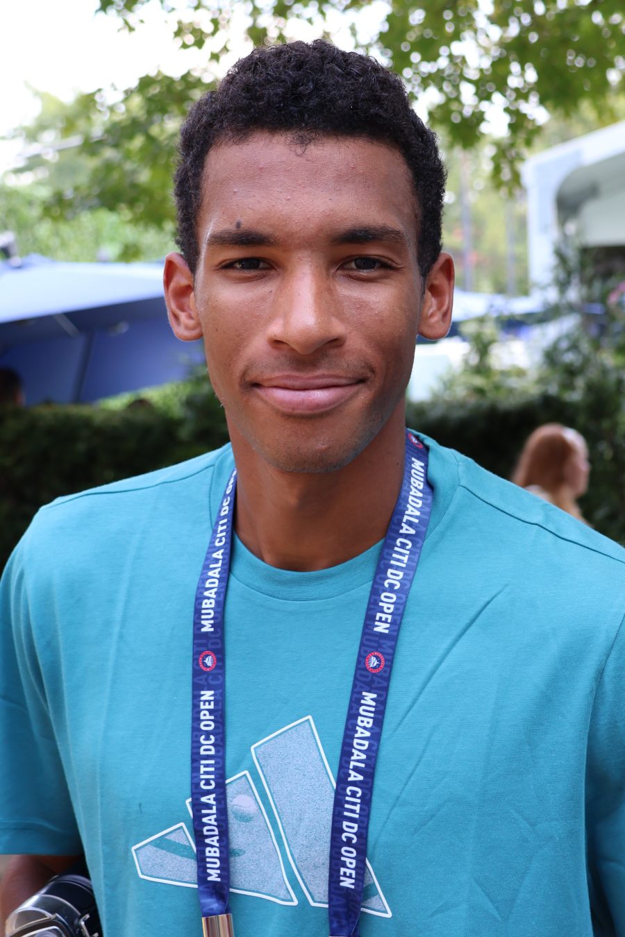 Felix Auger-Aliassime durante un torneo ATP nel 2023